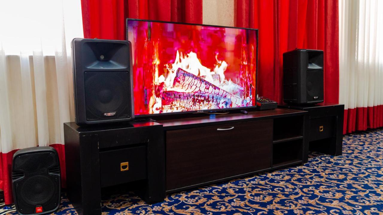 Cinema Plaza Hotel Баку Екстер'єр фото