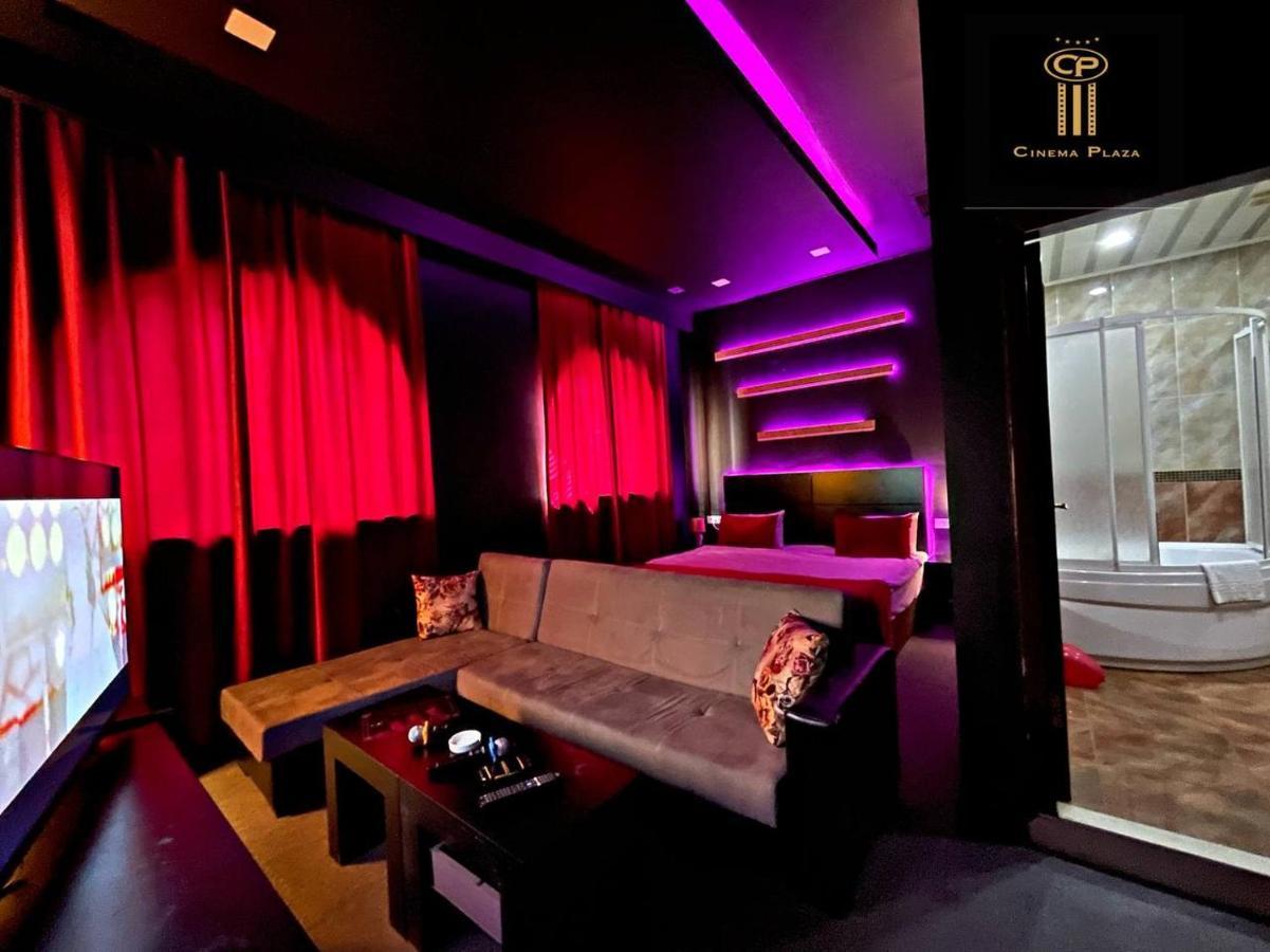 Cinema Plaza Hotel Баку Екстер'єр фото