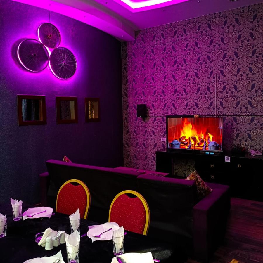 Cinema Plaza Hotel Баку Екстер'єр фото