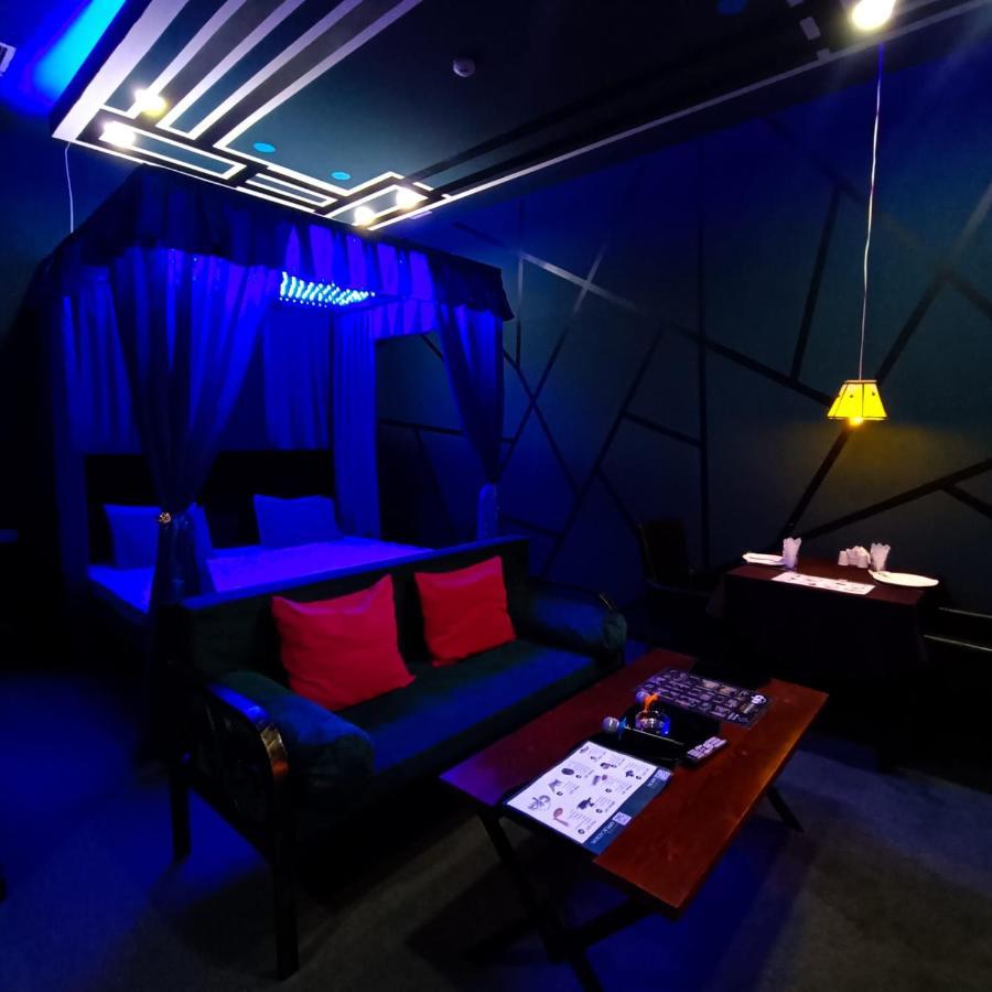 Cinema Plaza Hotel Баку Екстер'єр фото