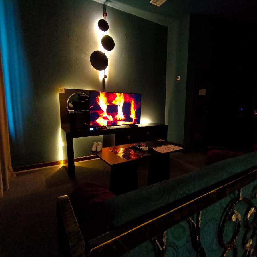 Cinema Plaza Hotel Баку Екстер'єр фото