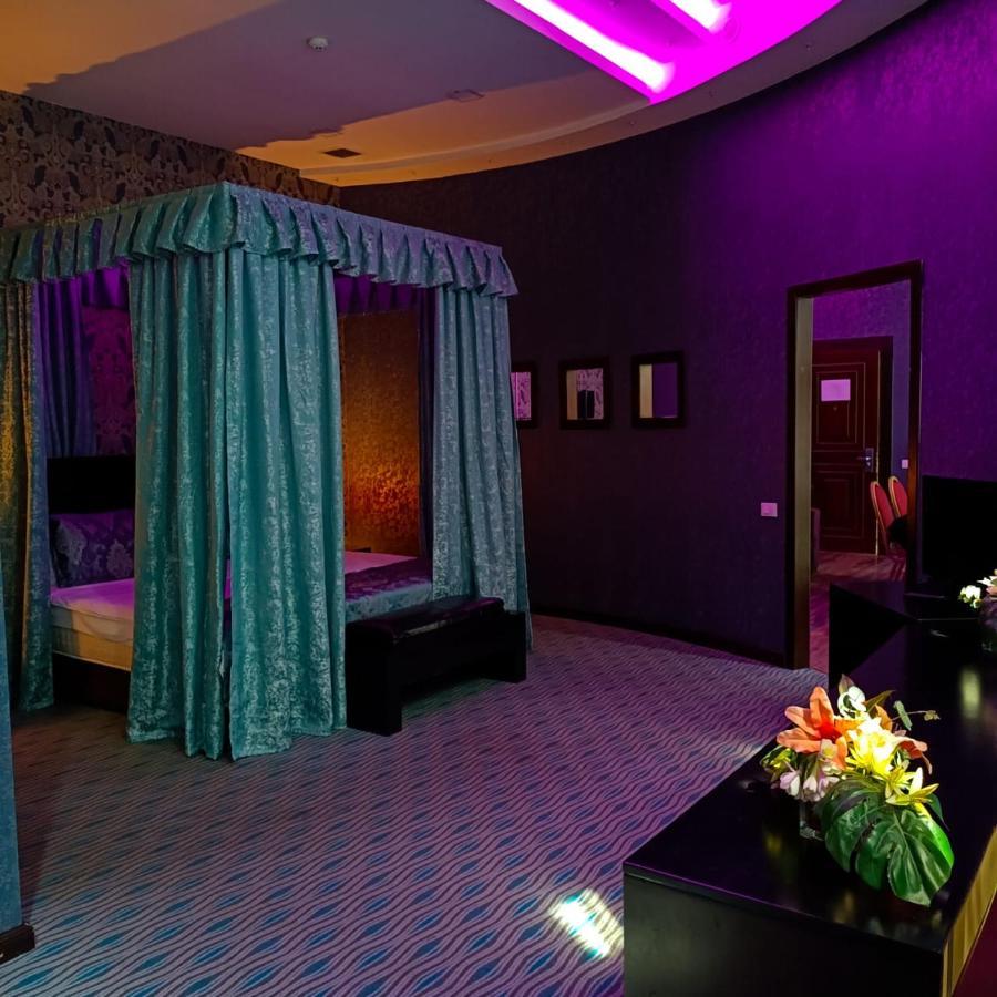 Cinema Plaza Hotel Баку Екстер'єр фото