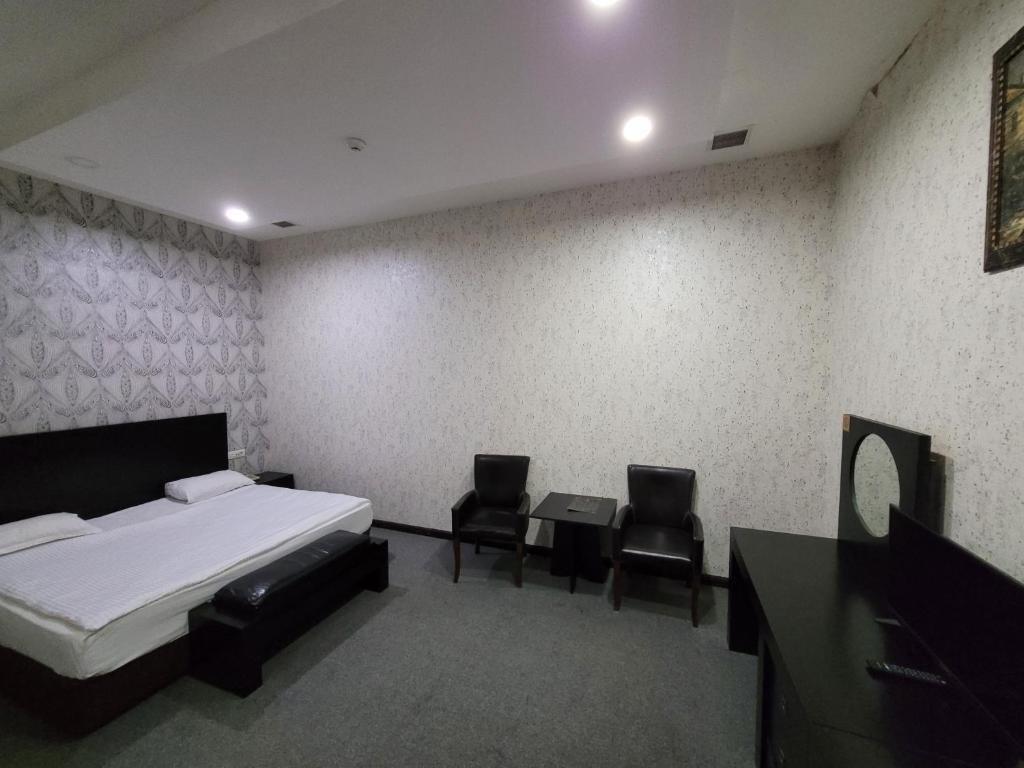 Cinema Plaza Hotel Баку Екстер'єр фото